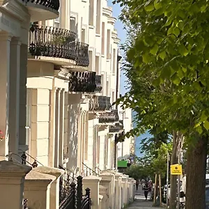  Apartment Modern 2-bed Flat Near To Seafront United Kingdom